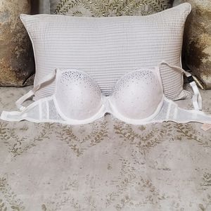 SOLD Victoria Secret Dream Angel Bra retail $82